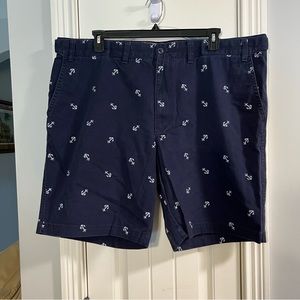 Blue Navy Izod shorts with expandable waist size 44